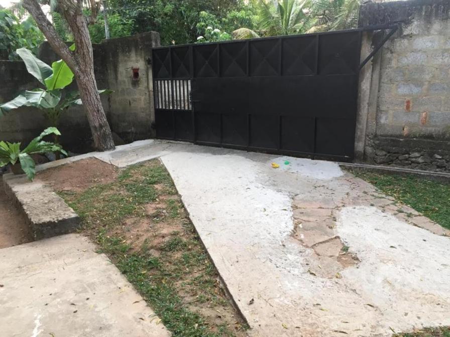 Tinu Homestay Mirissa Luaran gambar